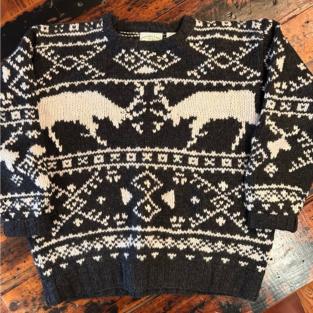 American Eagle Outfitters Vintage Black and White Crewneck Sweater